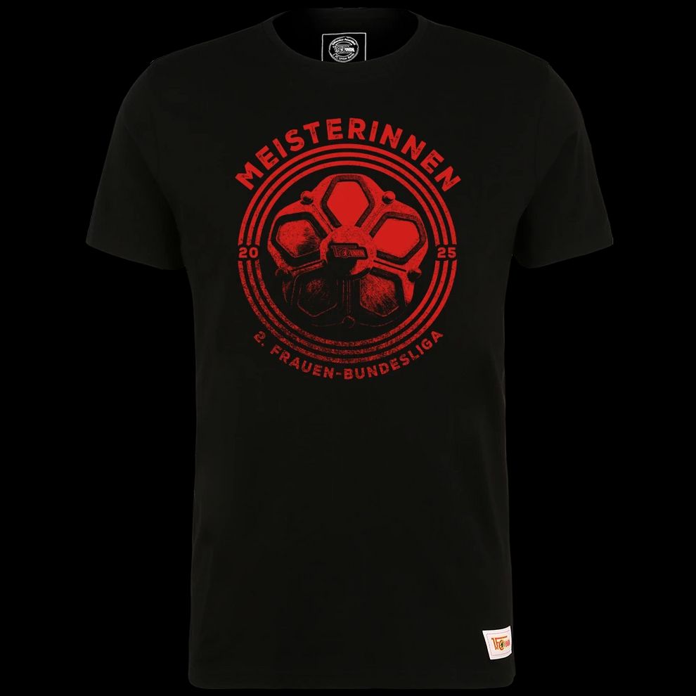 Schwarzes T-Shirt mit rotem Aufdruck “Meisterinnen 2025” und einem Ball-Symbol in der Mitte.